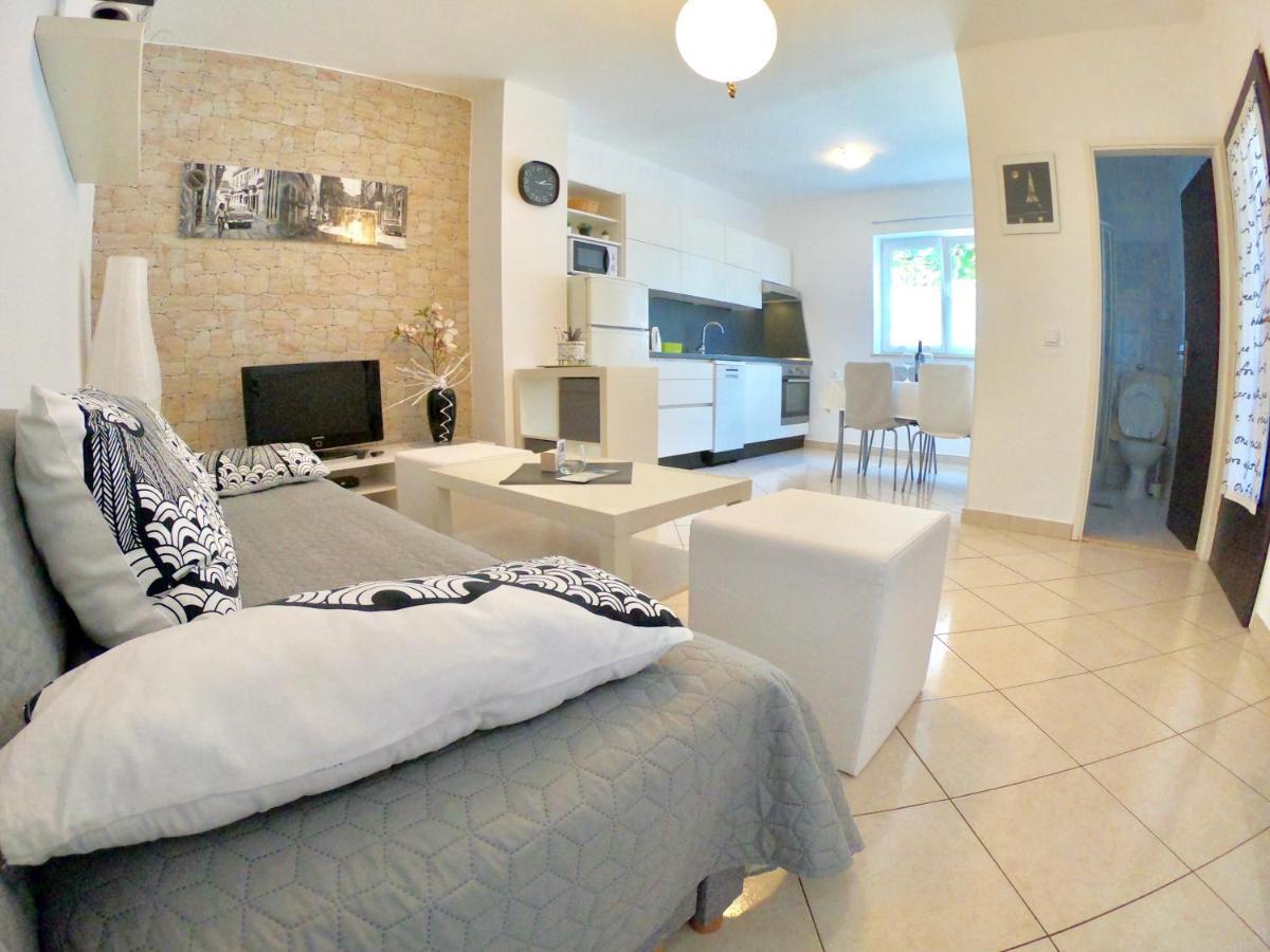 Novigrad Istria Corinne Garden Residence מראה חיצוני תמונה